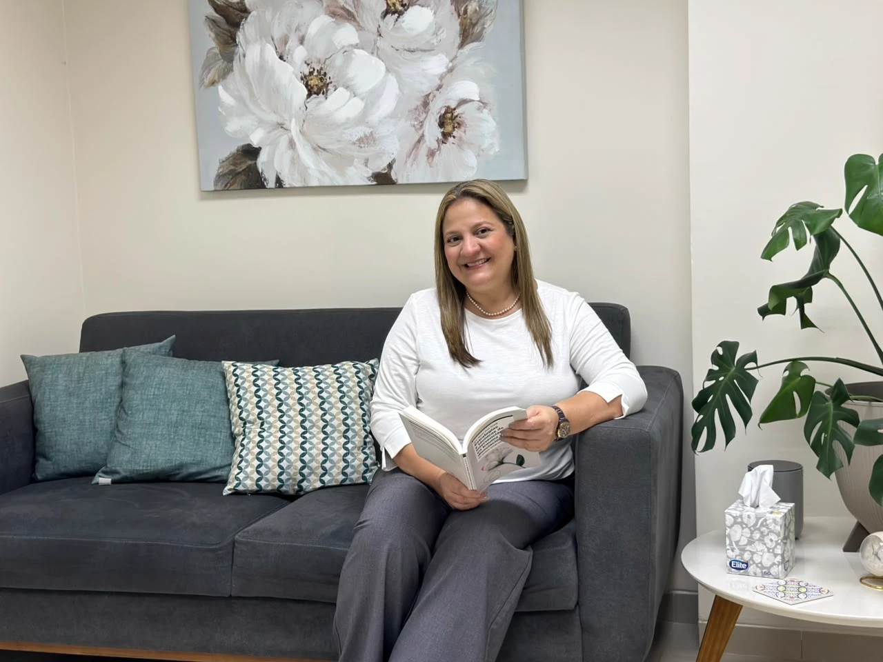 Psic. María Fernanda Acosta en su consultorio